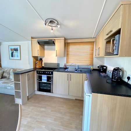 Elletson Park Wood Fired Hot Tubs, Caravans & Pods Pilling Exterior foto
